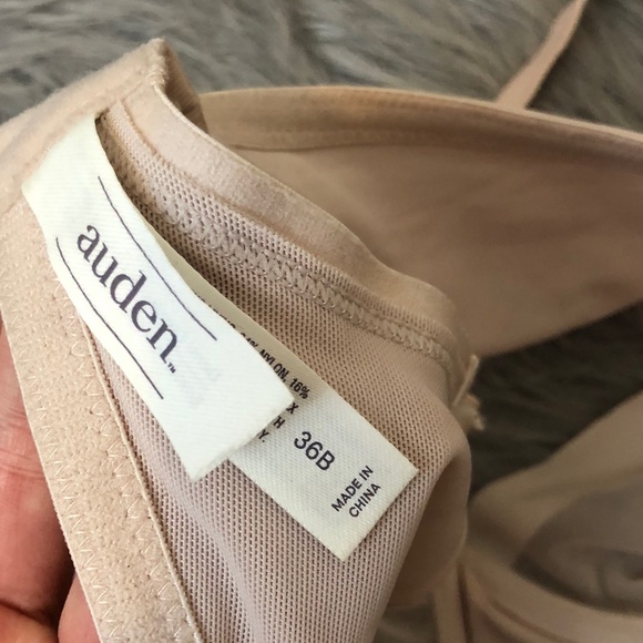 Pink one sold black one is still available. 38b - Picture 6 of 11